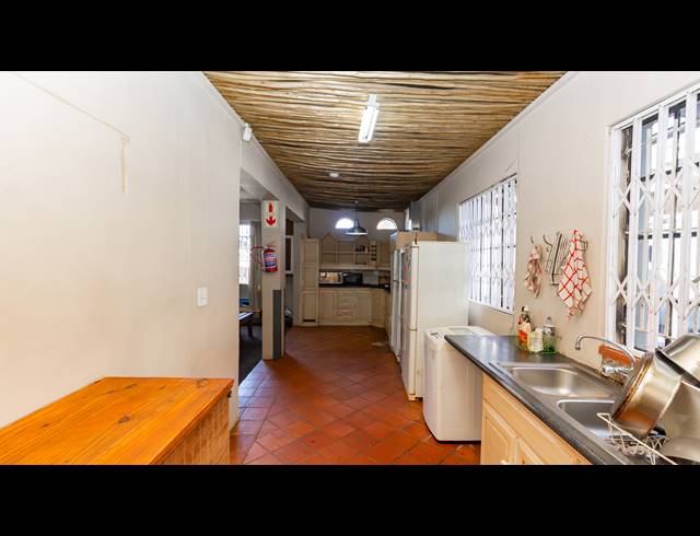 6 BEDROOM FREESTANDING FOR SALE IN BRIXTON